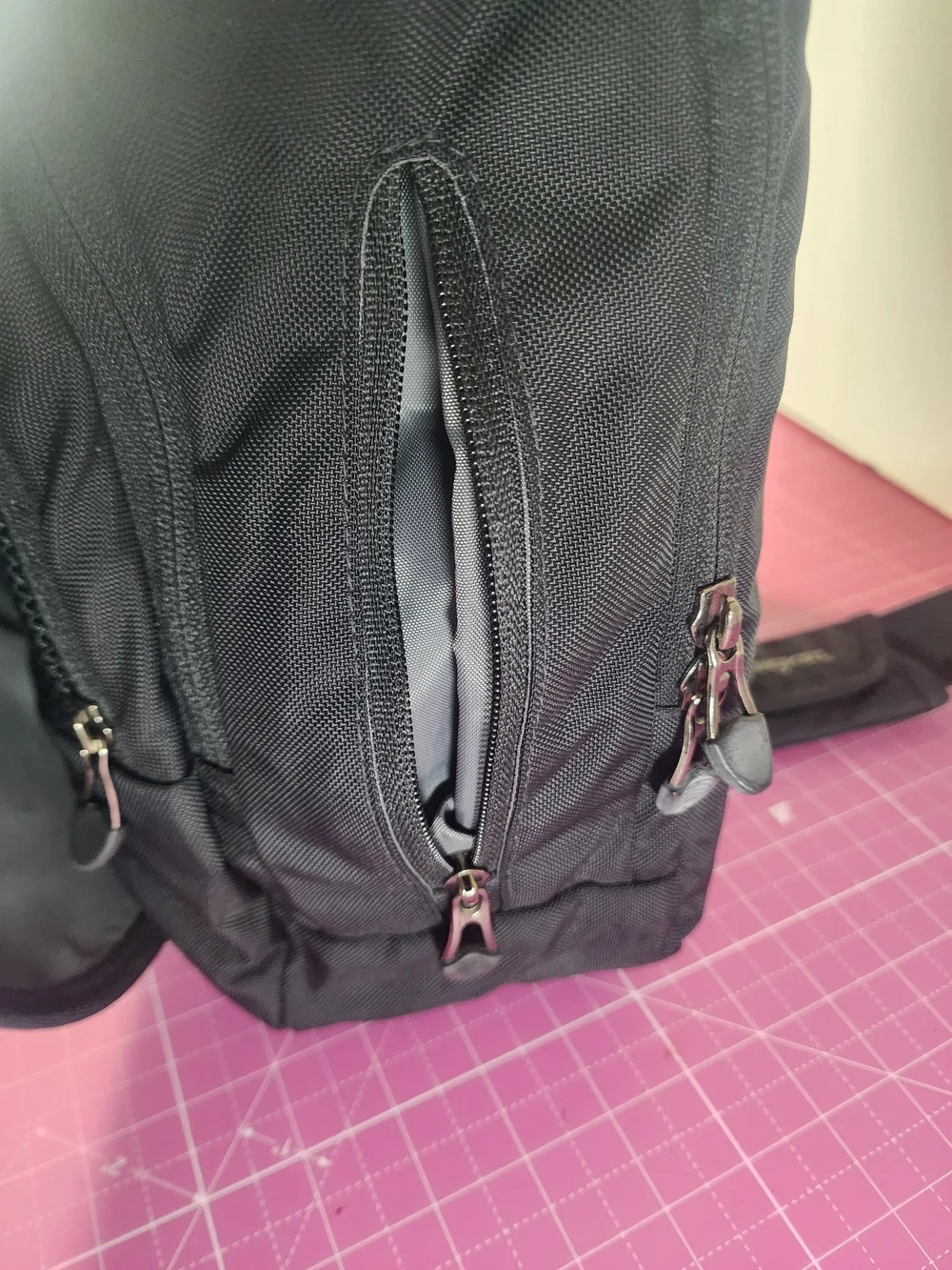 Vintage Jansport Black Messenger Adjustable Shoulder Bag Computer Pocket